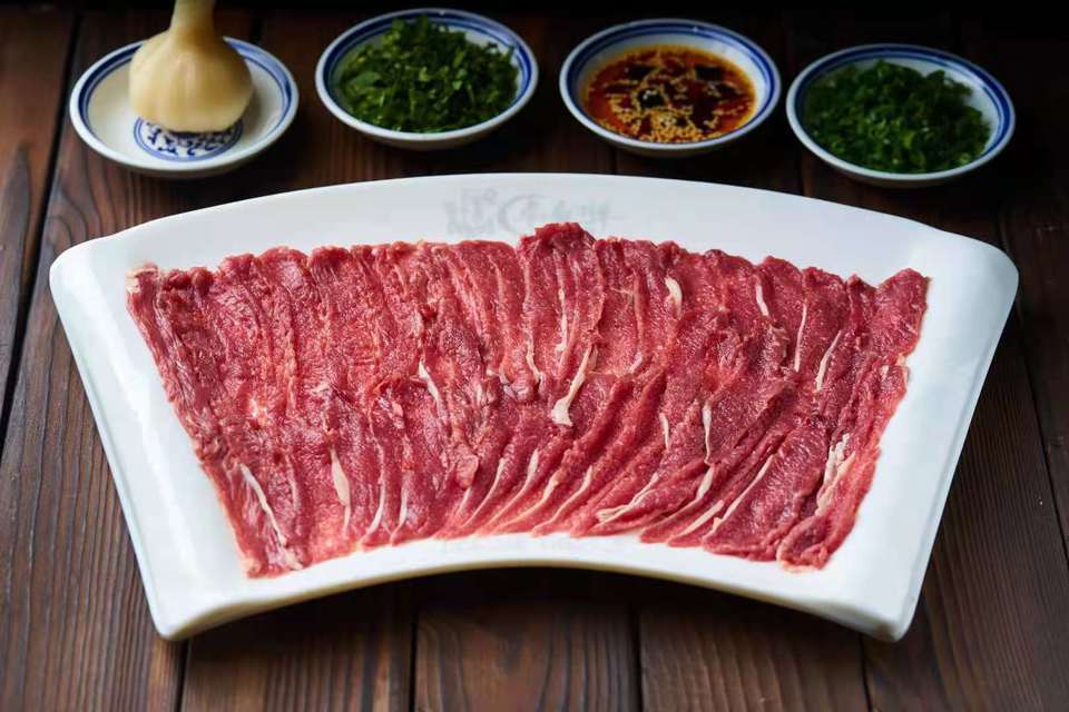 鲜切羊肋巴狗浇尿推荐菜:卓尔鲜涮羊肉(中惠万达店)位于西宁市城东区