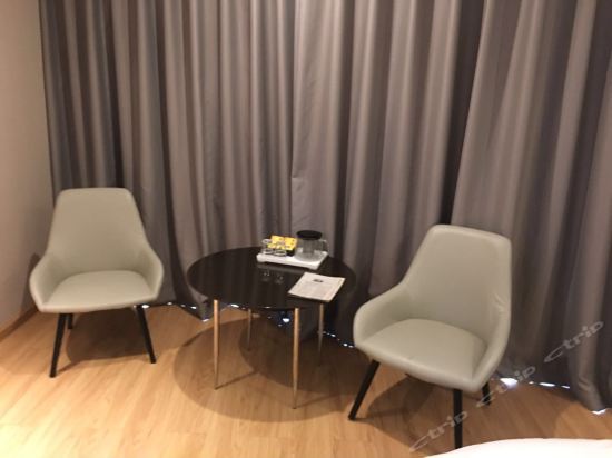 尚品汇酒店成都火车东站四川师范大学地铁站店