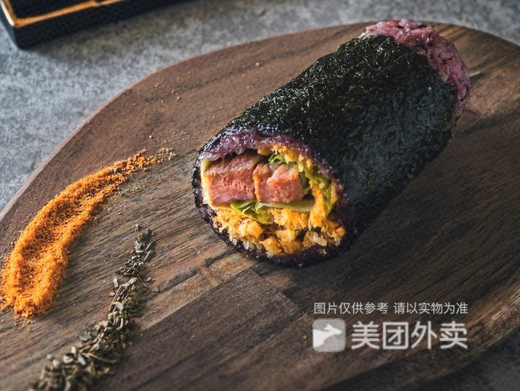 海苔牛排饭团图片