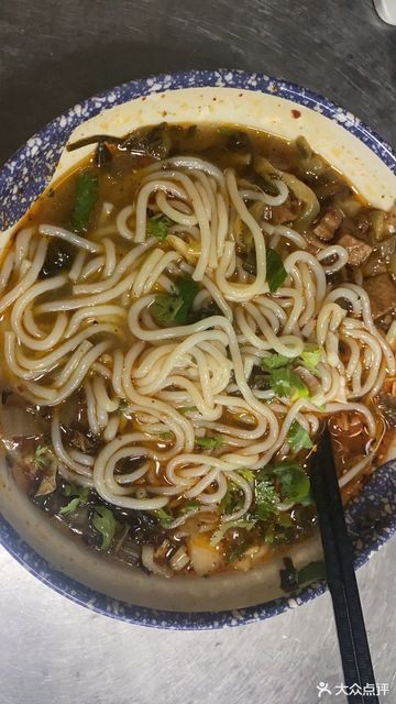 麻辣鸡肉米线图片