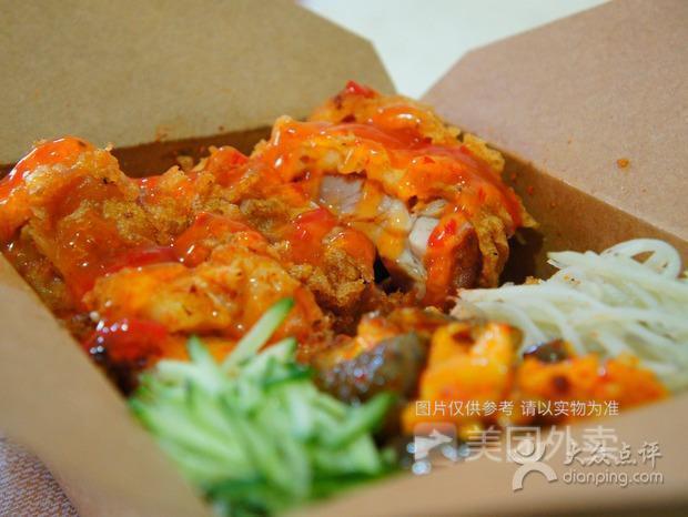 沙拉脆皮鸡套餐饭图片