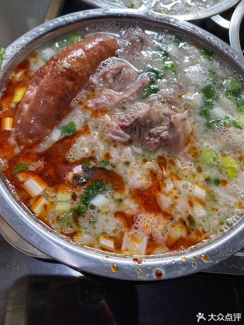 庆景冷面(沛初中店)位于徐州市沛县沛中路与鼓楼街交叉口南100米推荐