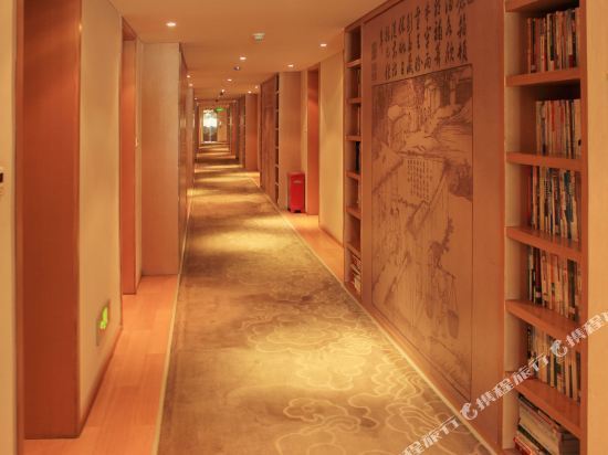 国图宾馆位于北京市海淀区中关村南大街33号推荐菜:分类:三星级酒店