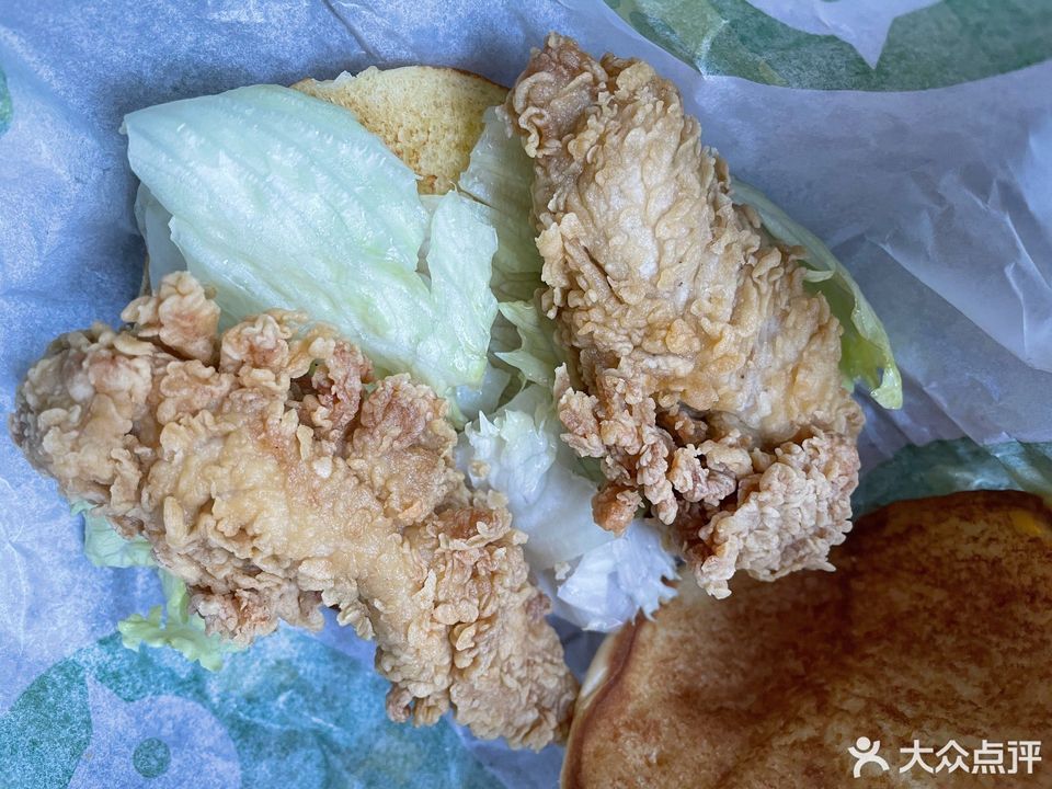 德克士位于宁德市蕉城区蕉城南路4号1层02店面推荐菜:脆皮炸鸡魔法大