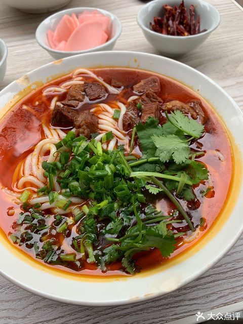 红烧牛肉粉图片