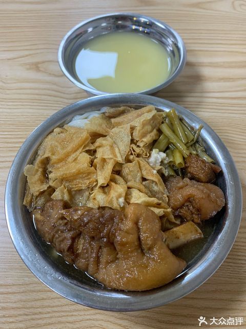 市桂平市西山镇新岗中路华联酒店旁 标签:餐馆餐饮快餐小吃小吃快餐店