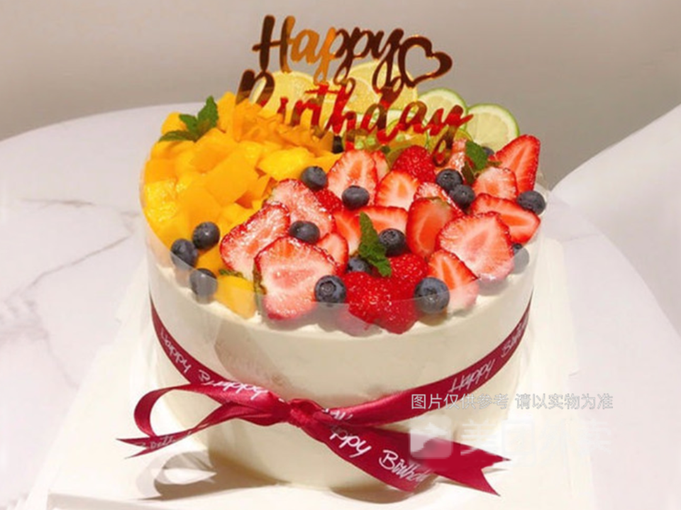 芒果草莓蓝莓新鲜水果蛋糕图片