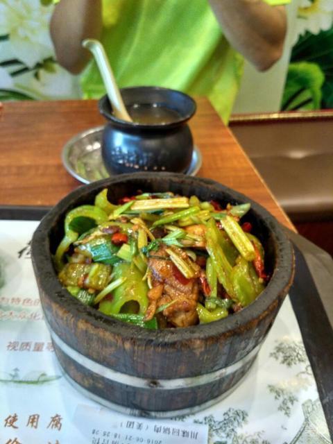 土豆牛肉木桶饭图片