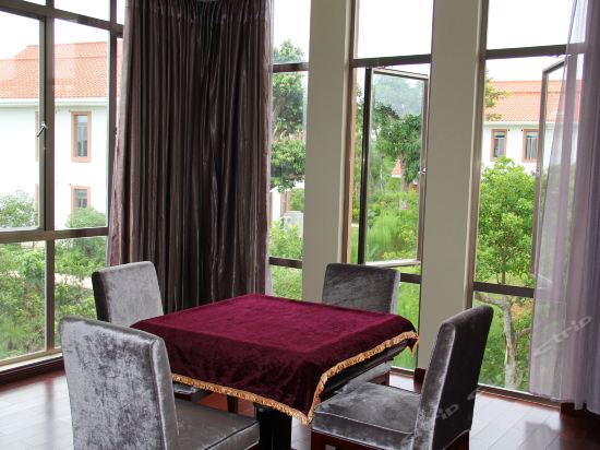 燕岭绿湖湾酒店