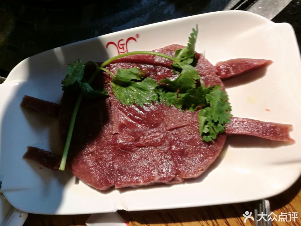 推荐菜:甘泰鸿牛肉养生馆位于重庆市南川区金佛大道隆化职中对面
