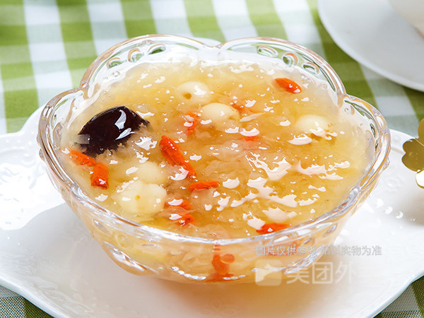 西米银耳莲子羹图片