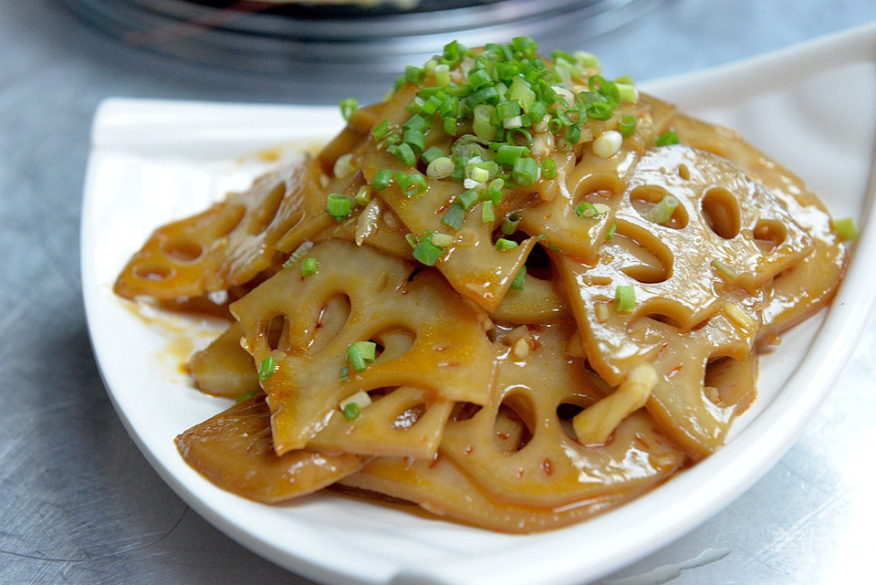 香菜拌卤藕图片