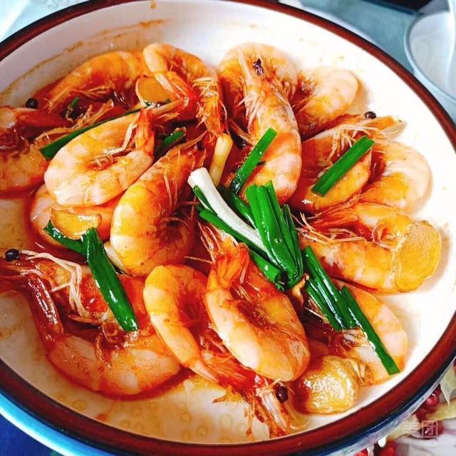 葱油基围虾图片