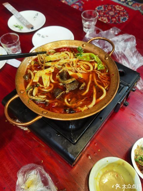 情缘烧烤大排档位于榆林市定边县 标签:融合烤肉餐饮外国菜烧烤餐馆