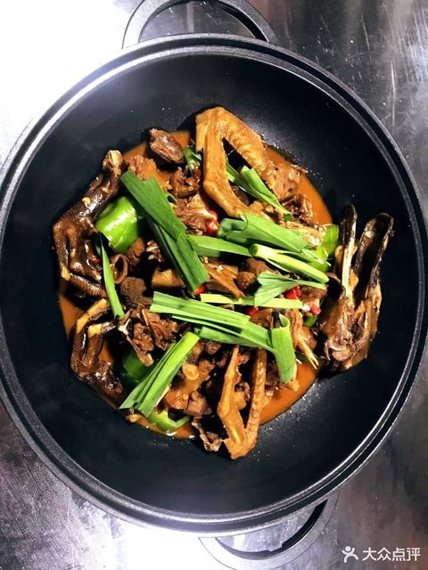 招牌谷鸭火锅图片
