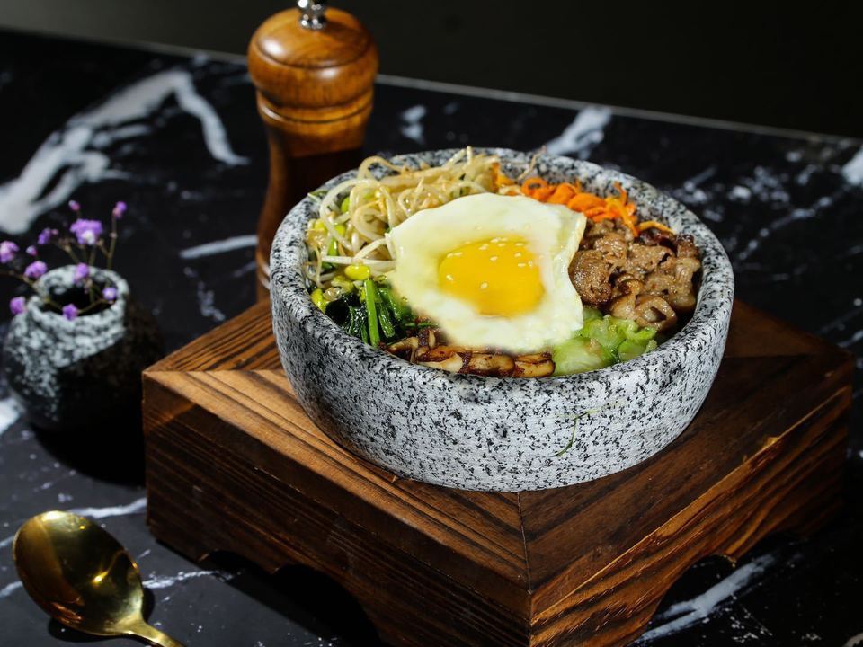 石锅拌饭图片
