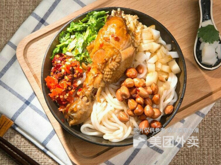 秘制鸡腿卤粉图片