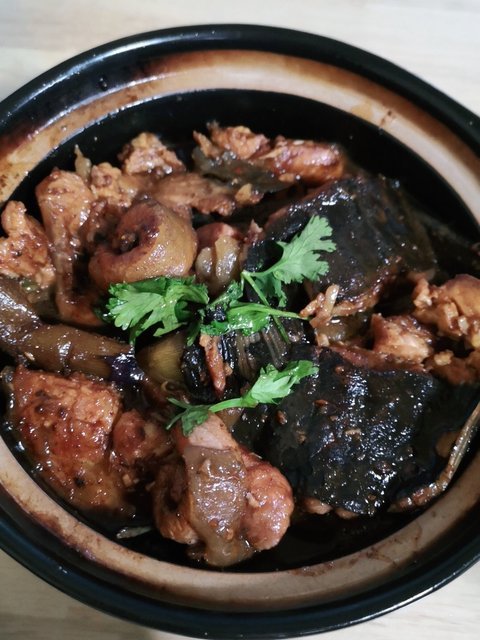 鲶鱼炖茄子砂锅