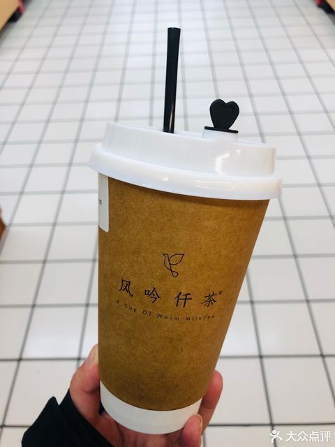 冷桃红(冰)推荐菜:风吟仟茶(友阿店)位于常德市武陵区朗州路友阿国际