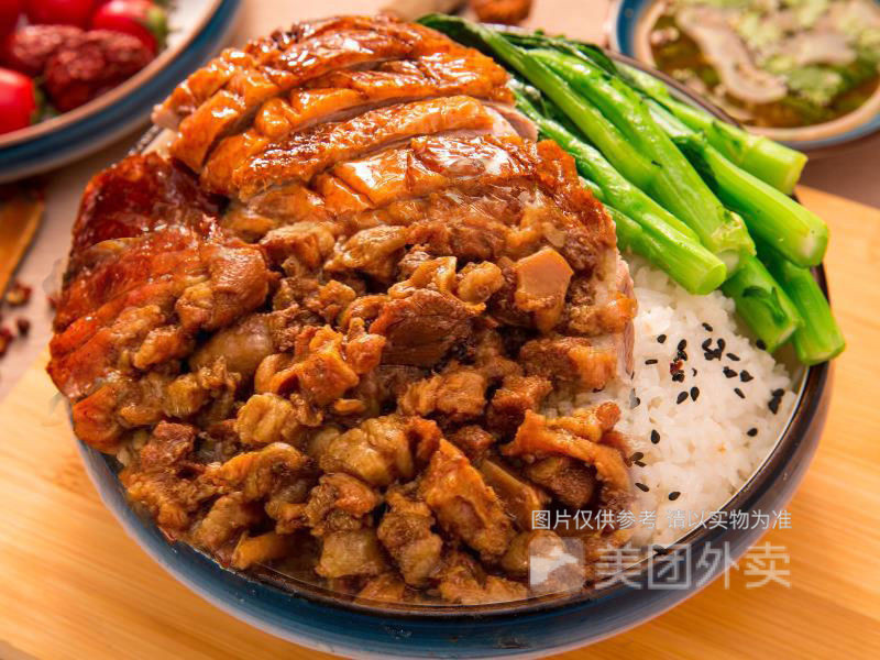 精选烤鸭拼牛腩饭图片