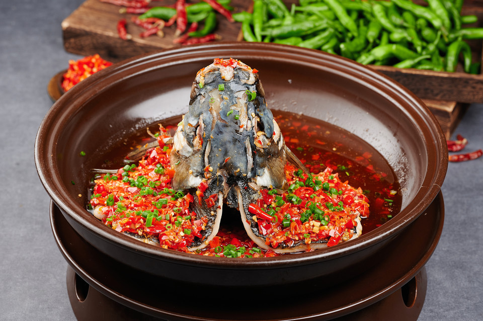 坛椒蒸有机鱼头图片