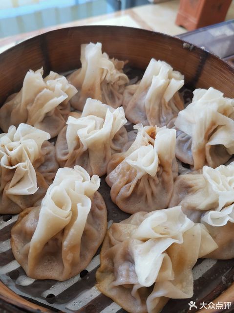 添香独一味烧麦馆位于沧州市任丘市文化北道与裕华中路交叉口东北角