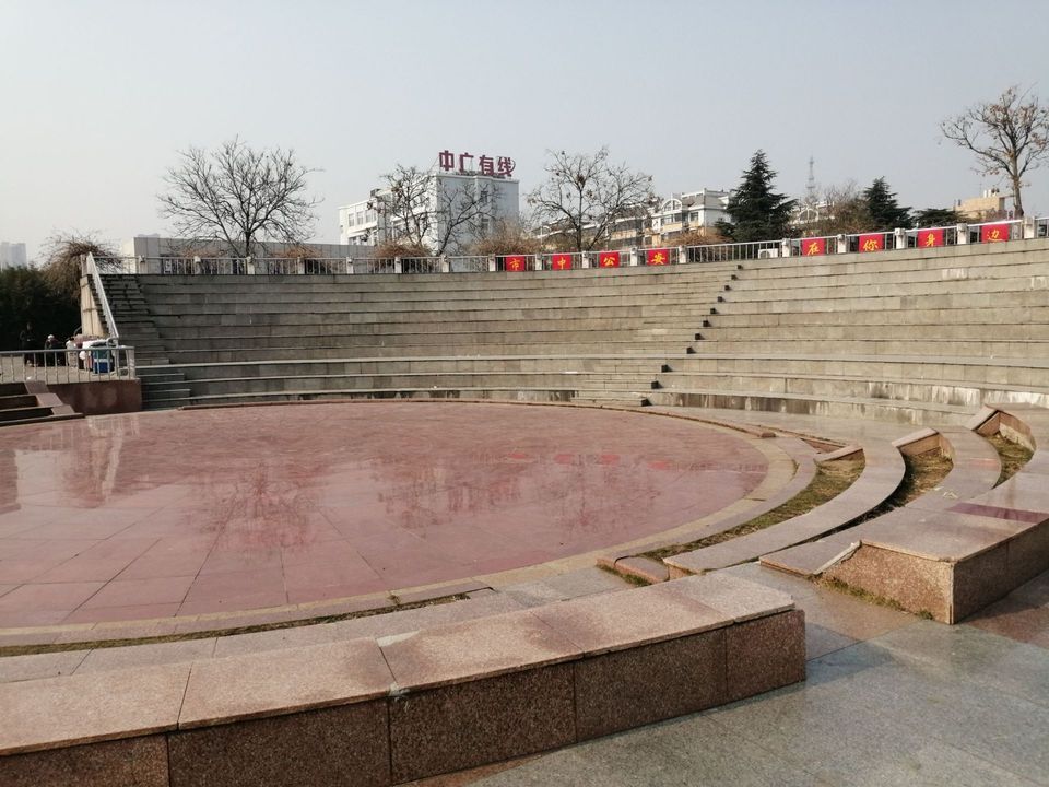 > 枣庄光明广场