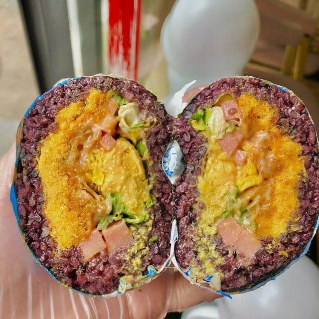 咸蛋双黄饭团图片