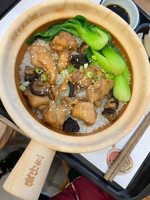 【煲仔皇腊味煲仔饭(经四万达店)】煲仔皇腊味煲仔饭(经四万达店)电话