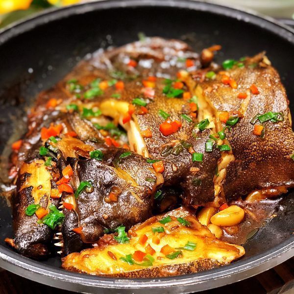 砂锅鲽鱼头图片