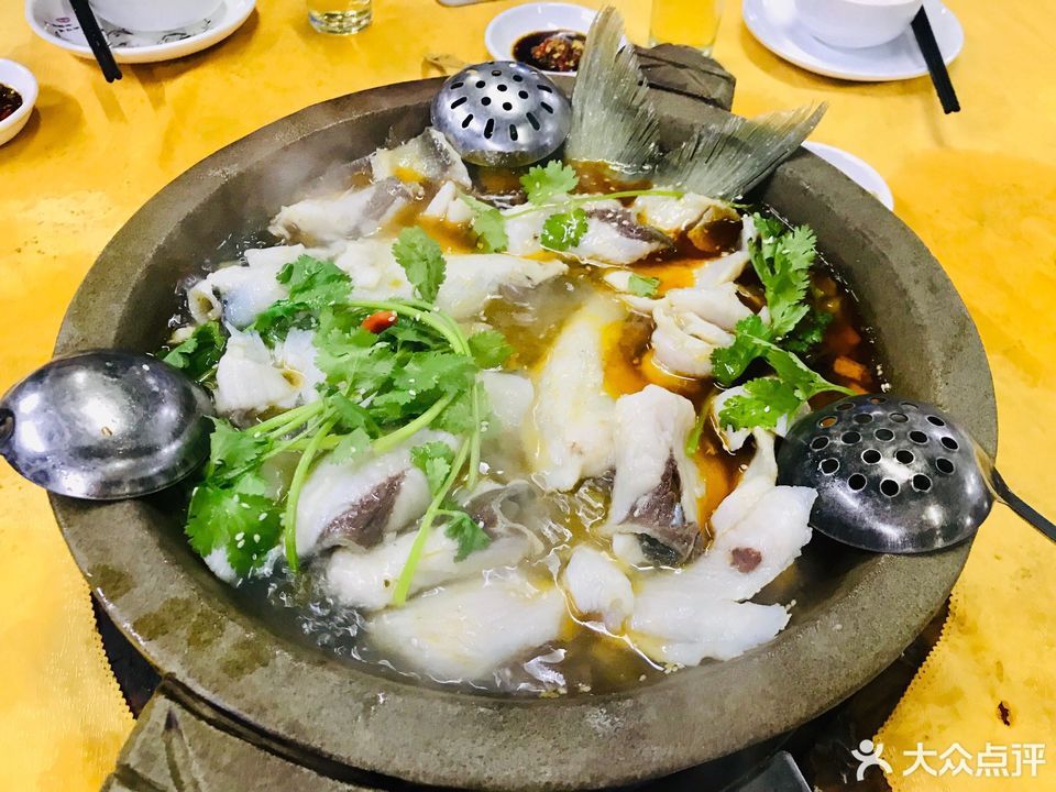       重庆石锅鱼烤活鱼(红旗店)