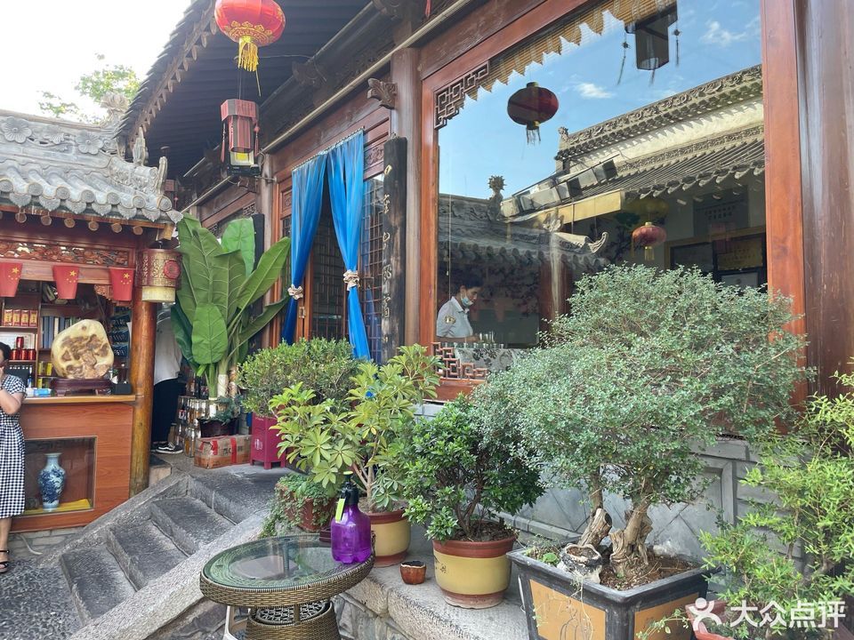 清真饭店附近 t01e2da50ac747869a4.jpg