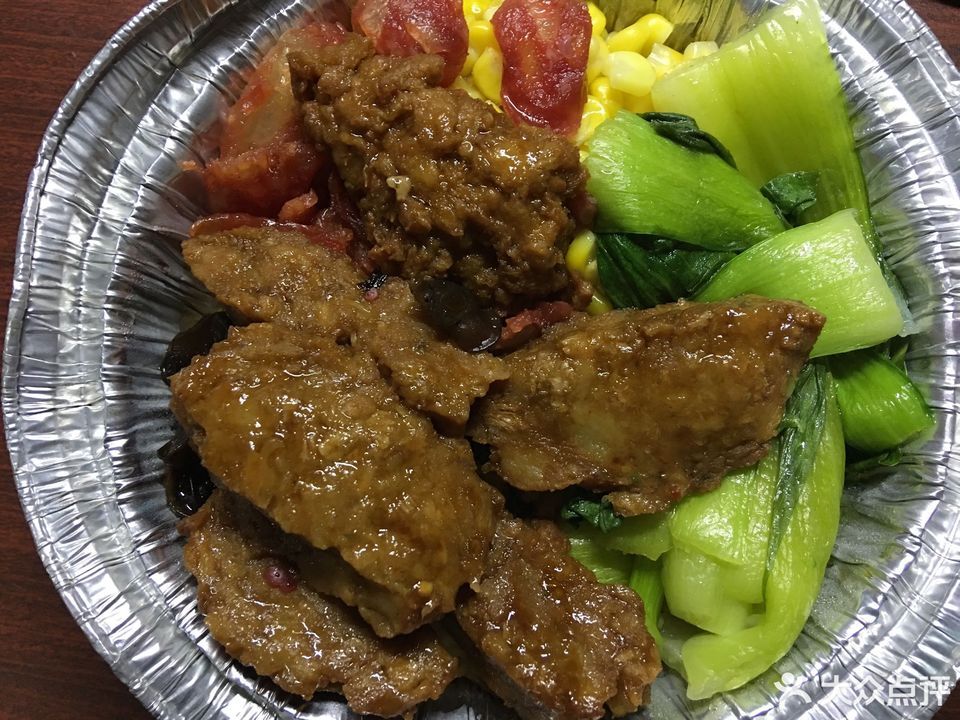 红烧狮子头煲仔饭图片