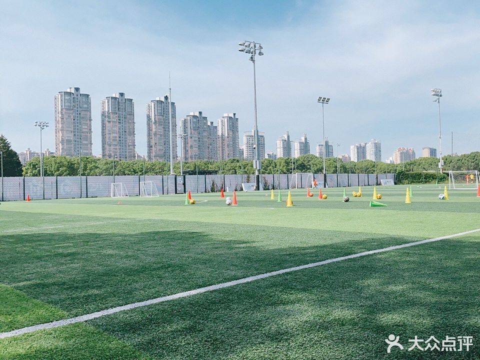 源深体育中心足球场