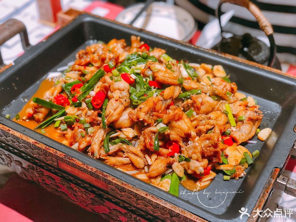 葱爆酱香牛蛙图片