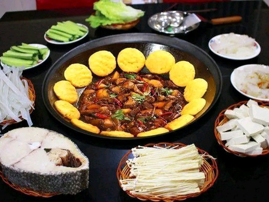 东北铁锅炖图片