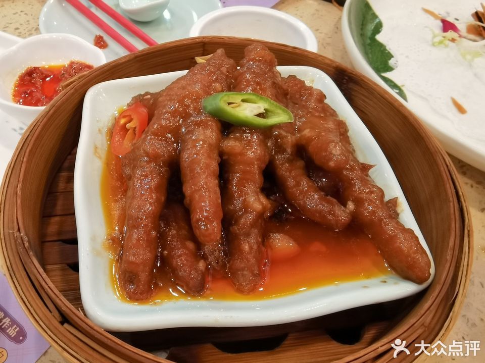 点都德(世纪汇店)位于上海市浦东新区世纪大道世纪汇广场2楼