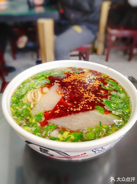 推荐菜:马有布牛肉面(五泉店)位于兰州市城关区火车站西路447号附近