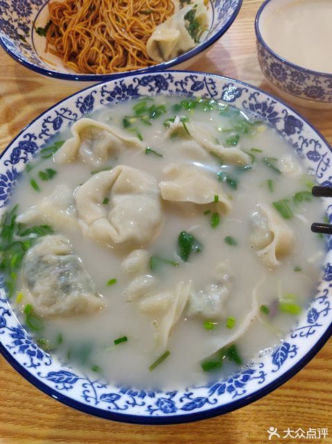 鱼汤大馄饨图片