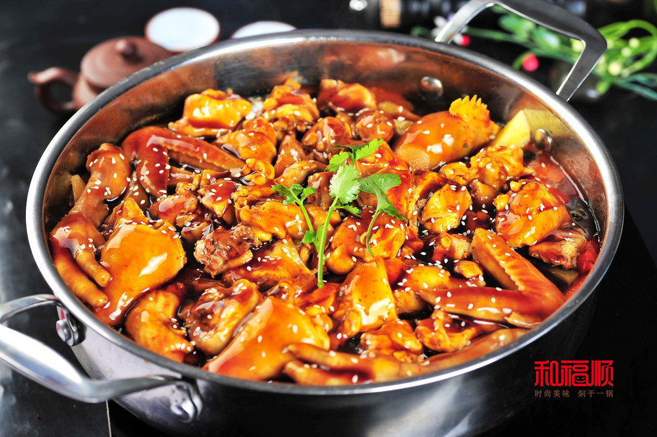 三黄鸡焖锅图片