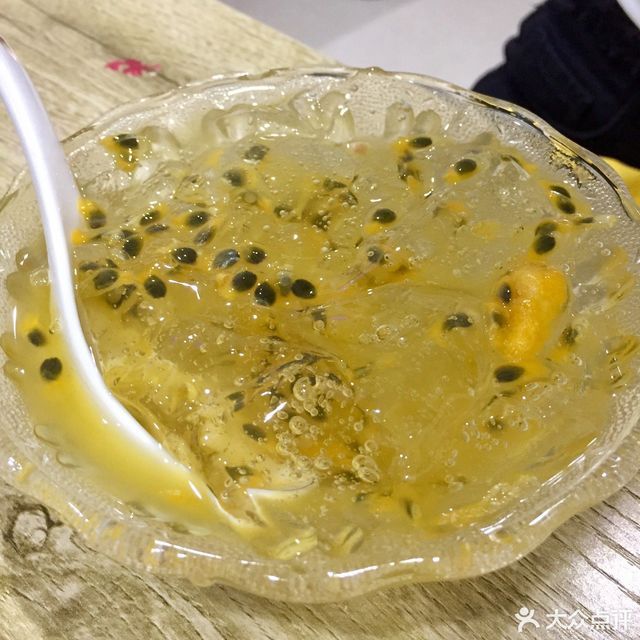 百香果三鲜冰粉图片