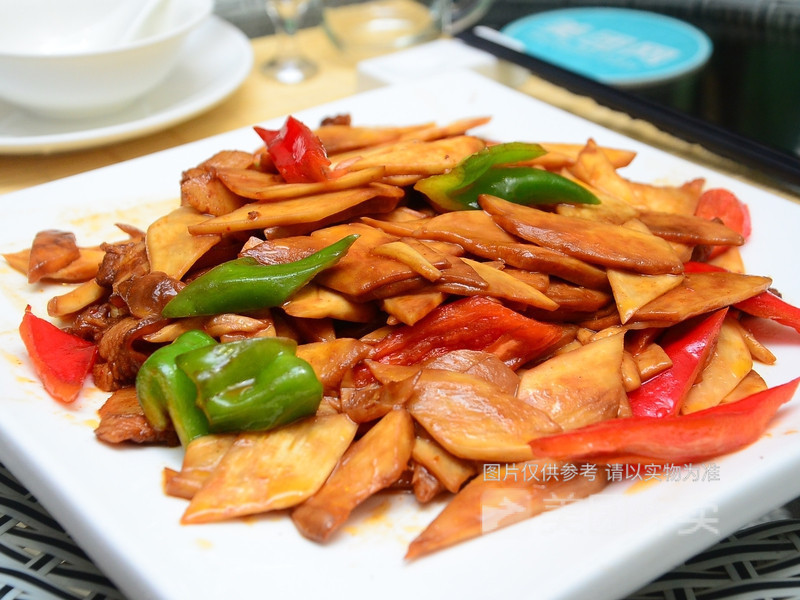 杏鲍菇炒肉盖饭图片