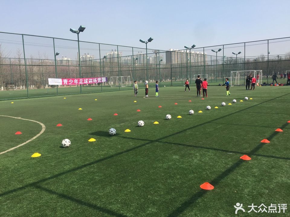 查看天元公园-足球场_360地图搜索结果列表