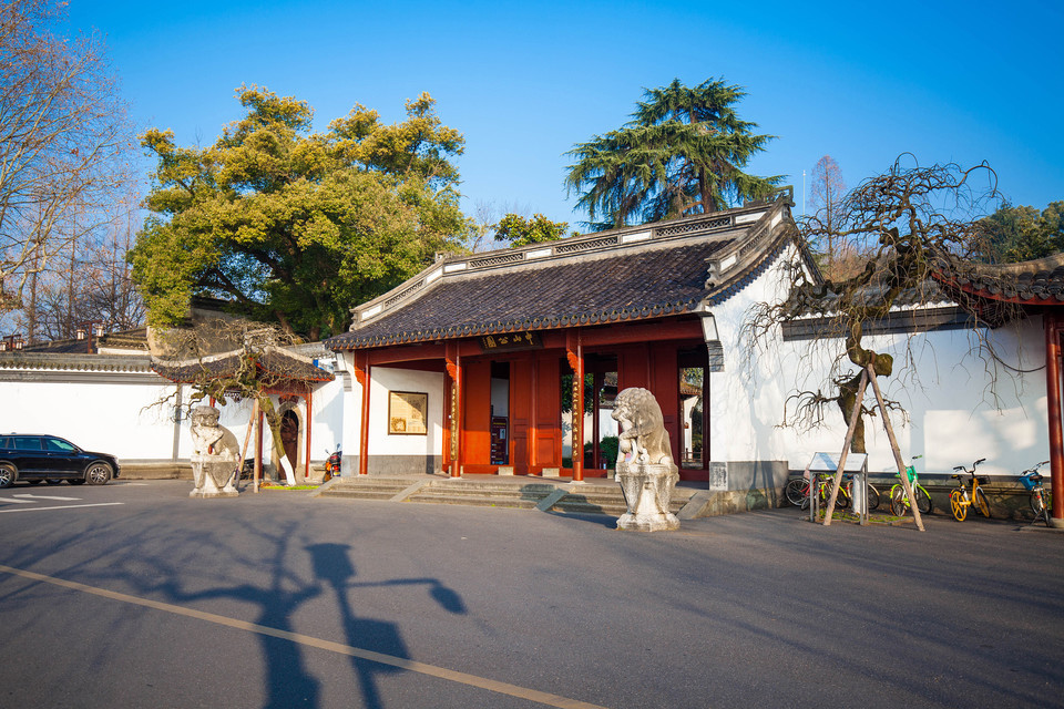 在哪,在哪里,在哪儿):杭州市西湖区孤山路电话:中山纪念亭地址(位置