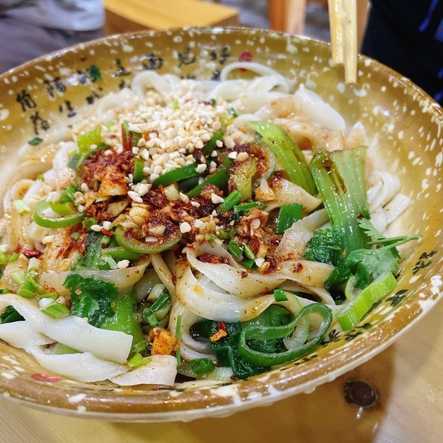 优质油泼面图片