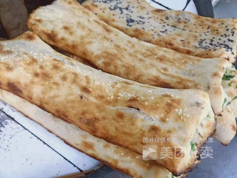 肉带饼肉大饼推荐菜:兰味肉大饼位于金华市兰溪市兰花路567号