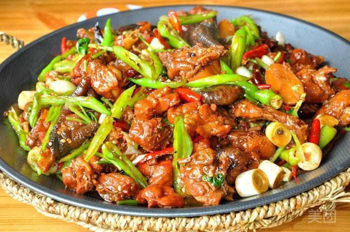 特色炒鸡推荐菜:臻和味炒鸡(四平路店)位于潍坊市奎文区四平路1058号