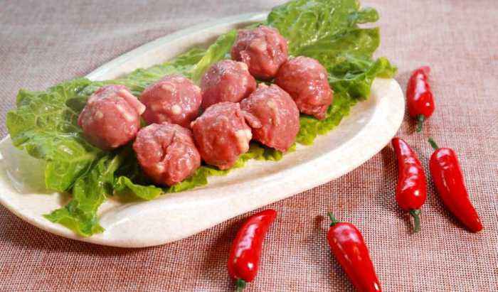 生牛肉丸图片