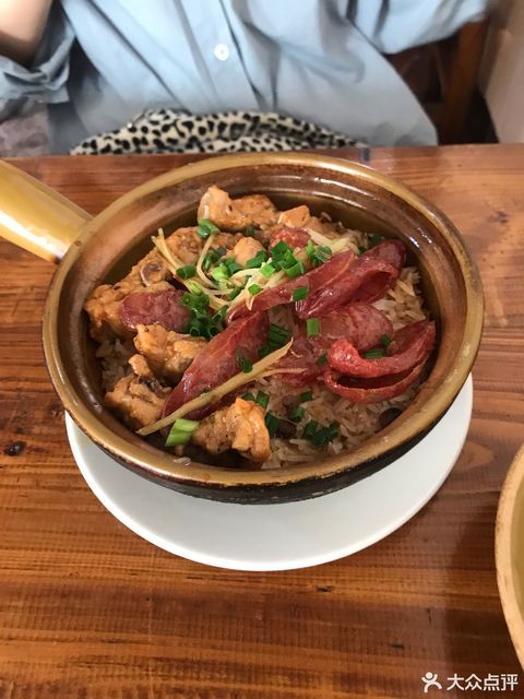 排骨滑鸡煲仔饭