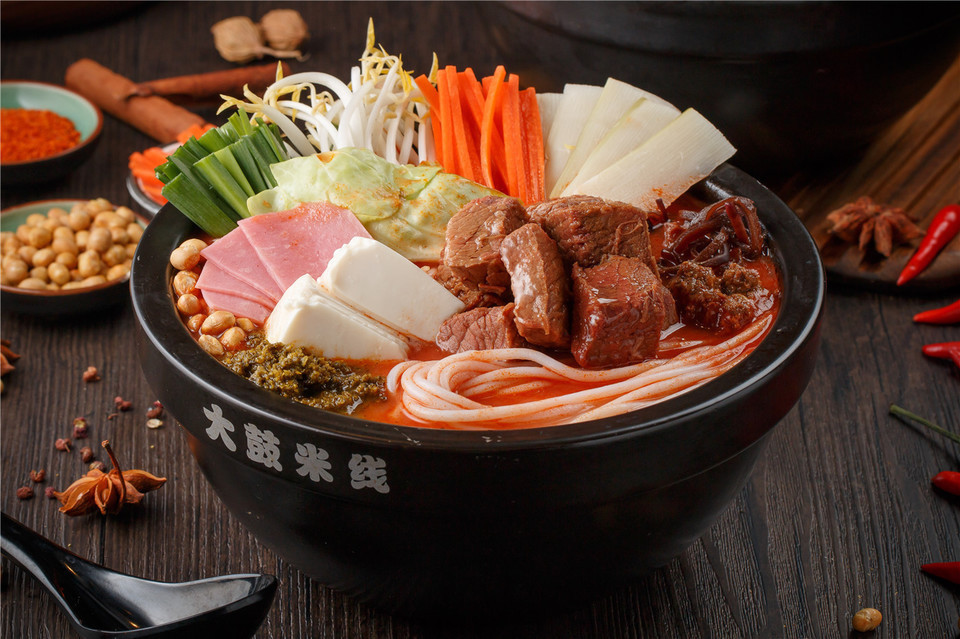 麻辣一品牛肉米线图片